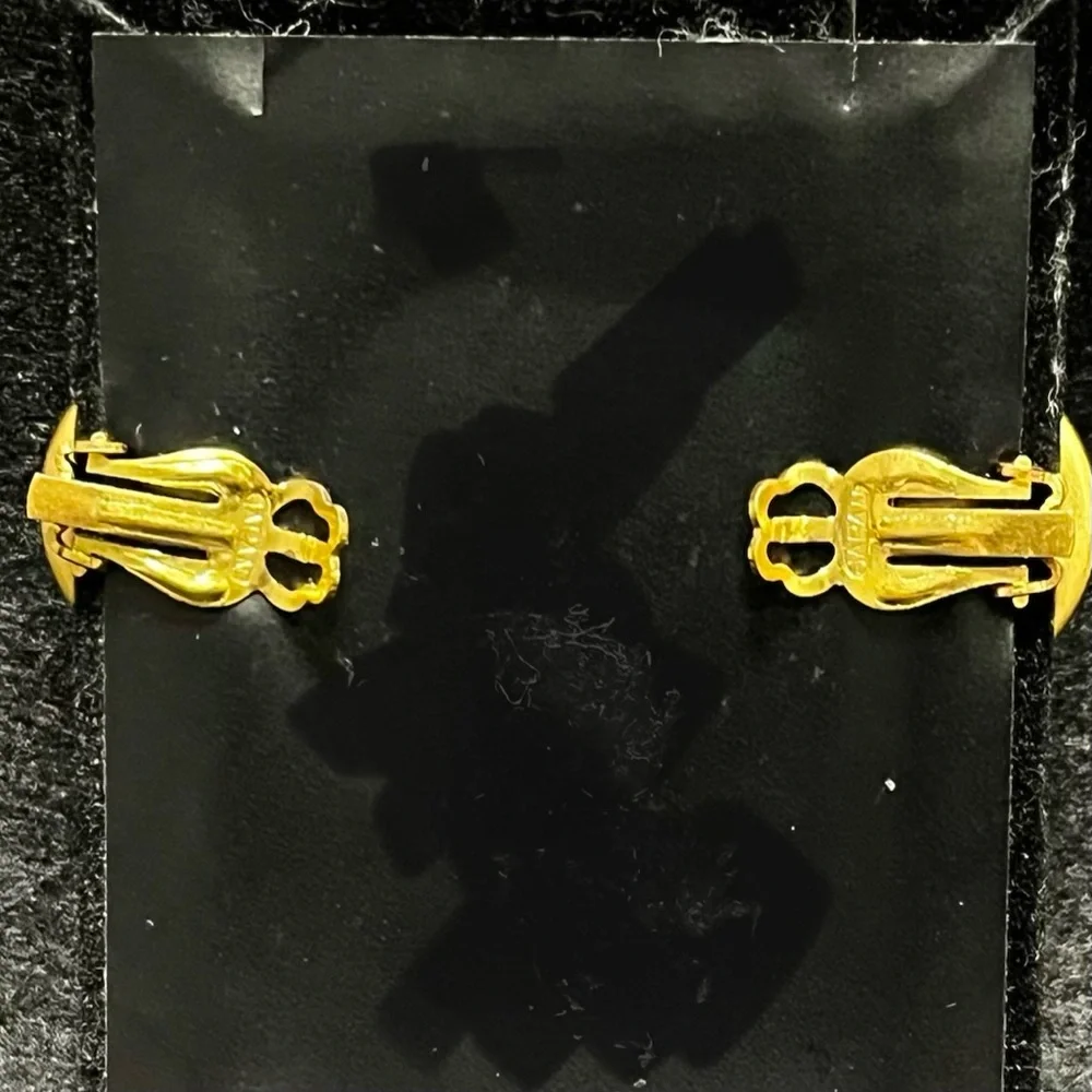 Vintage matte/satin gold tone 